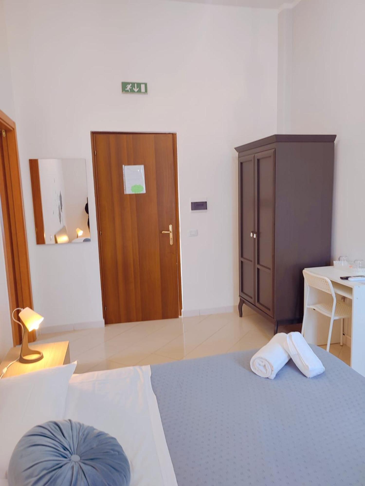 F.A.M. Rooms Ciampino Buitenkant foto